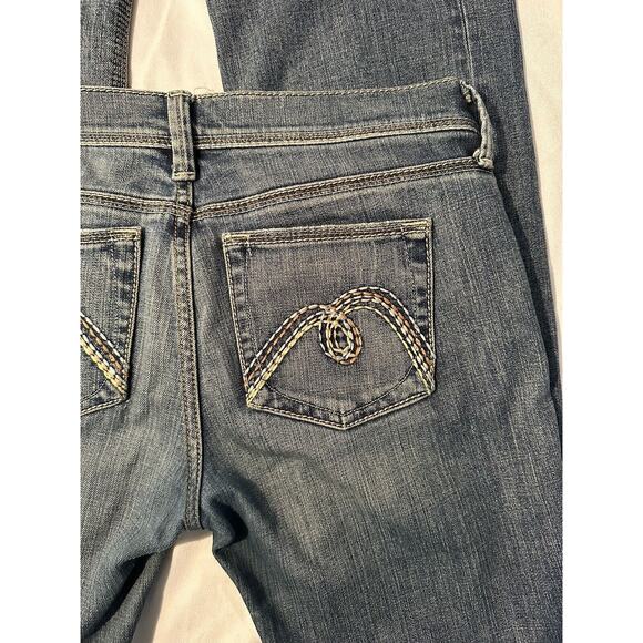 Mavi Woman’s Floral Embroidered Jeans Boot Size 33 - Picture 3 of 9